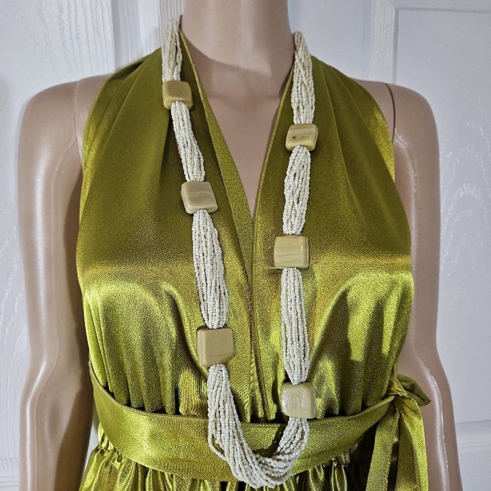 Elegant Cream Beaded Necklace